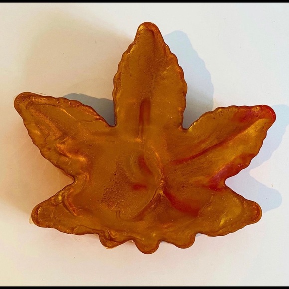 Pink Gold Extra Large 420 Pot Leaf Cannabis Tray - Picture 2 of 2